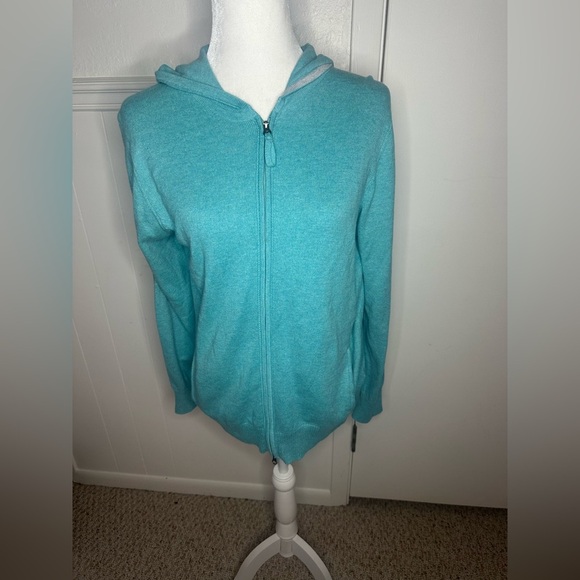 L.L. Bean Tops - L.L. Bean Blue Long Sleeve Sweatshirt size L